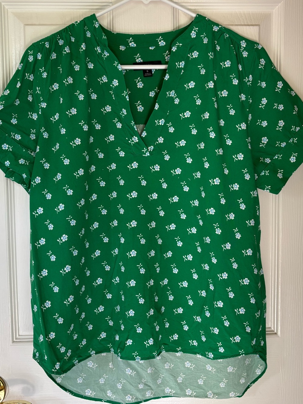 J. Crew Kelly Green Floral V-Neck Blouse